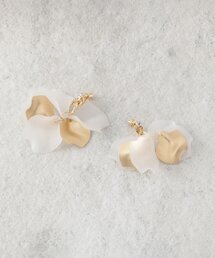 COUP DE CHANCE（クードシャンス）の「ペタルイヤリング／花びらモチーフ／大人フェミニン（イヤリング）」