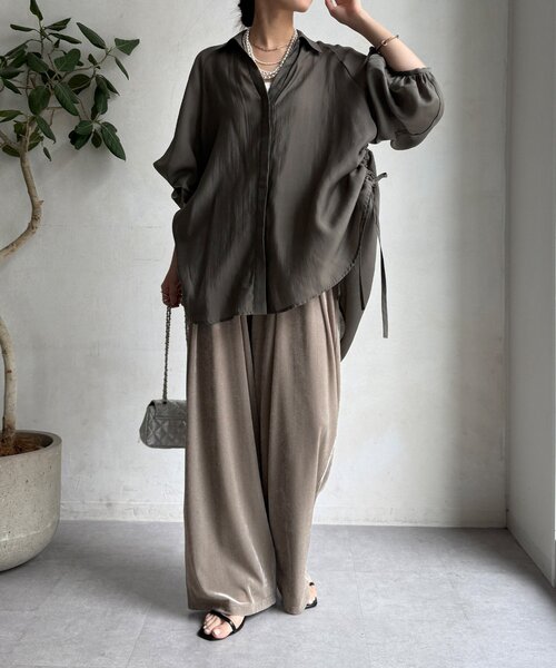 DouDou(ドゥドゥ)の「【WEB限定】サイドドロストシャツ(シャツ/ブラウス・レディース・ブラック/カーキ・FREE)」の15枚目の写真