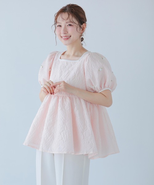 Fit more(フィットモア)の「ローズモチーフジャガードペプラムトップス(その他トップス・レディース・ピンク/ホワイト/ブルー・FREE)」の5枚目の写真