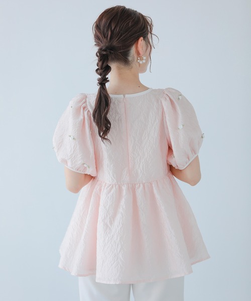Fit more(フィットモア)の「ローズモチーフジャガードペプラムトップス(その他トップス・レディース・ピンク/ホワイト/ブルー・FREE)」の7枚目の写真