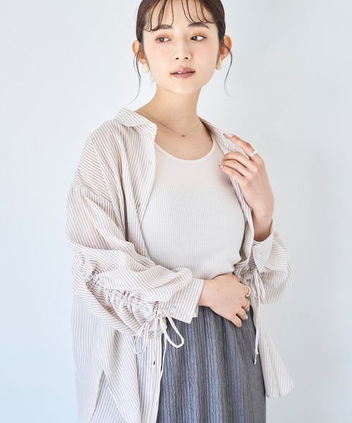 mil(ミル)の「袖シャーリングシャツ 【ストライプ/無地】 【587139】(シャツ/ブラウス・レディース・ブラック/ライトベージュ/ブラウン・ONE SIZE)」の3枚目の写真