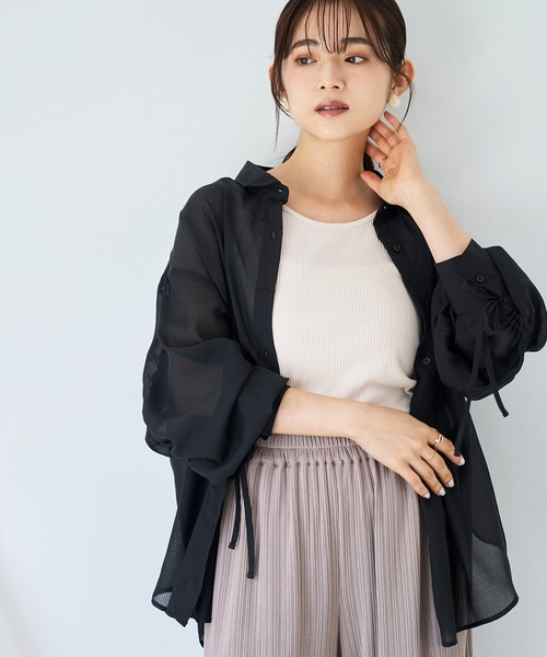 mil(ミル)の「袖シャーリングシャツ 【ストライプ/無地】 【587139】(シャツ/ブラウス・レディース・ブラック/ライトベージュ/ブラウン・ONE SIZE)」の2枚目の写真