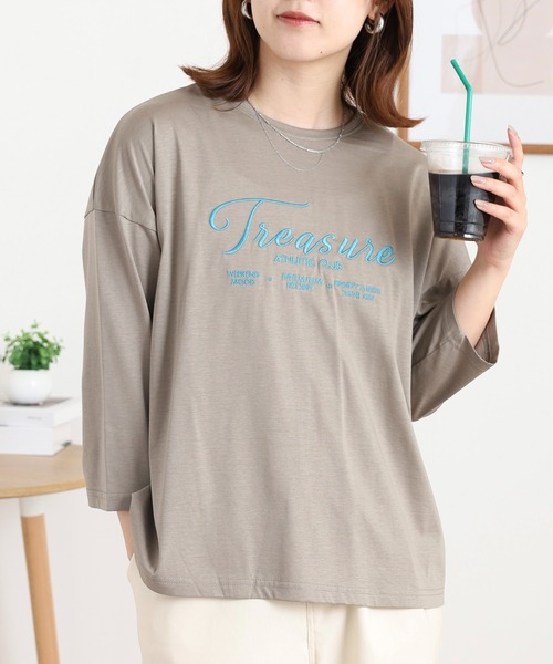 BRODIAEA(ブローディア)の「BRODIAEA ロゴ刺繍七分袖Tシャツ(Tシャツ/カットソー・レディース・ブルーグリーン/グレイッシュベージュ/ブラック/オレンジ・40)」の3枚目の写真