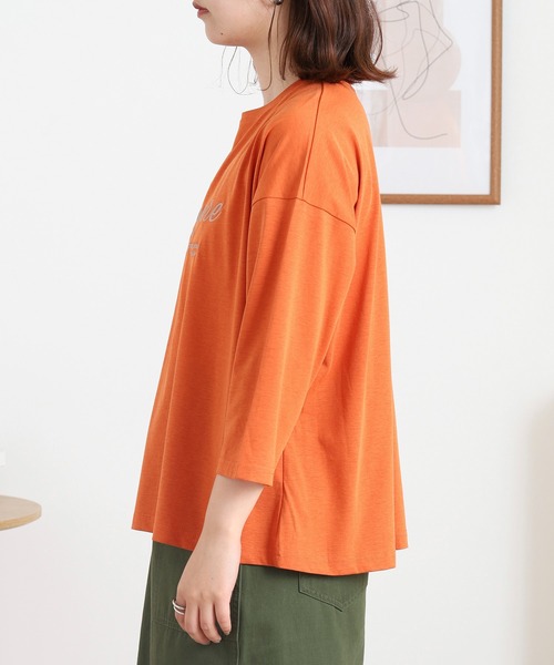 BRODIAEA(ブローディア)の「BRODIAEA ロゴ刺繍七分袖Tシャツ(Tシャツ/カットソー・レディース・ブルーグリーン/グレイッシュベージュ/ブラック/オレンジ・40)」の5枚目の写真