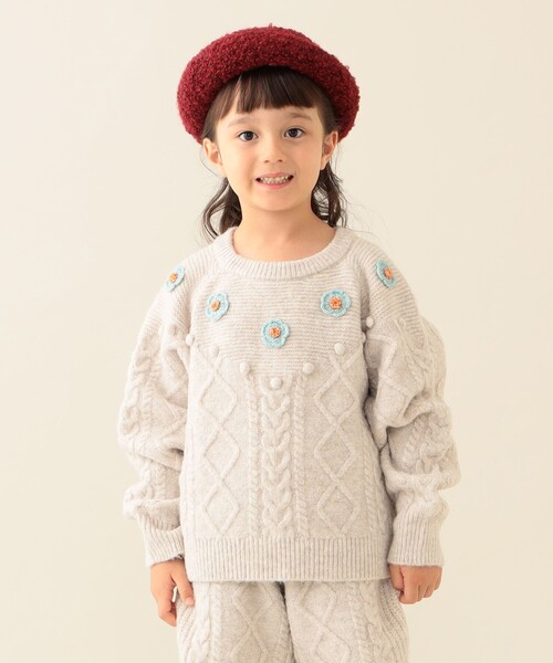 BEAMS mini（ビームスミニ）の「フラワー ケーブルニット プルオーバー 2025FW（90～140cm）（ニット/セーター・キッズ・ブラウン系その他3/ホワイト系その他5・90/110/130/100/120/140）」の2枚目の写真