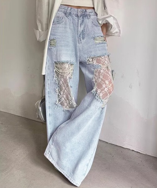 DAY CLOSET(デイ クローゼット)の「レディース レース×ダメージワイドレッグストレートデニムパンツ(デニムパンツ・レディース・ライトブルー・S/M/L/XL)」の4枚目の写真