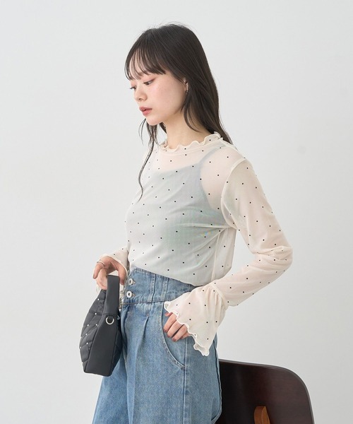 earth music&ecology（アースミュージックアンドエコロジー）の「フロッキードットメロープルオーバー（Tシャツ/カットソー・レディース・アイボリー/ライトベージュ/ブラック・FREE）」の9枚目の写真