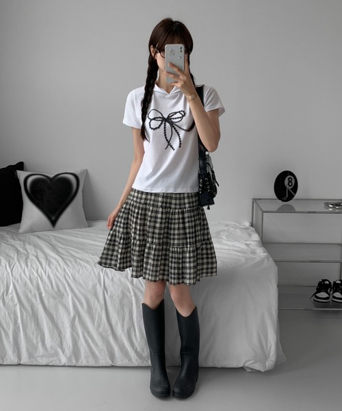 UNE MANSION(ユヌマンション)の「ラブリーリボンクロップドフード半袖Tシャツ(Tシャツ/カットソー・レディース・ブラック/カーキ/ホワイト・FREE)」の4枚目の写真