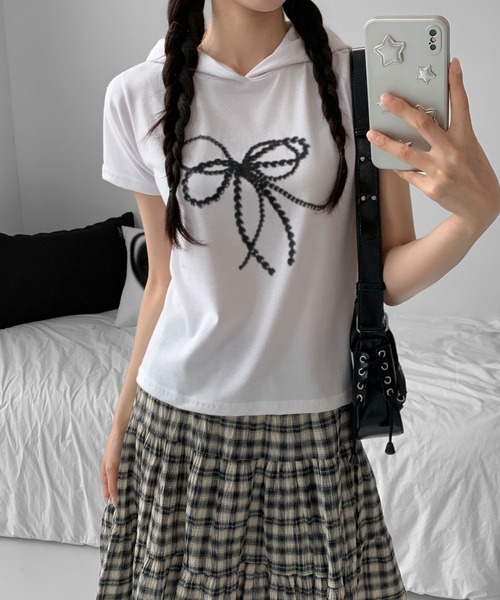 UNE MANSION(ユヌマンション)の「ラブリーリボンクロップドフード半袖Tシャツ(Tシャツ/カットソー・レディース・ブラック/カーキ/ホワイト・FREE)」の6枚目の写真