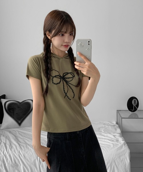 UNE MANSION(ユヌマンション)の「ラブリーリボンクロップドフード半袖Tシャツ(Tシャツ/カットソー・レディース・ブラック/カーキ/ホワイト・FREE)」の9枚目の写真