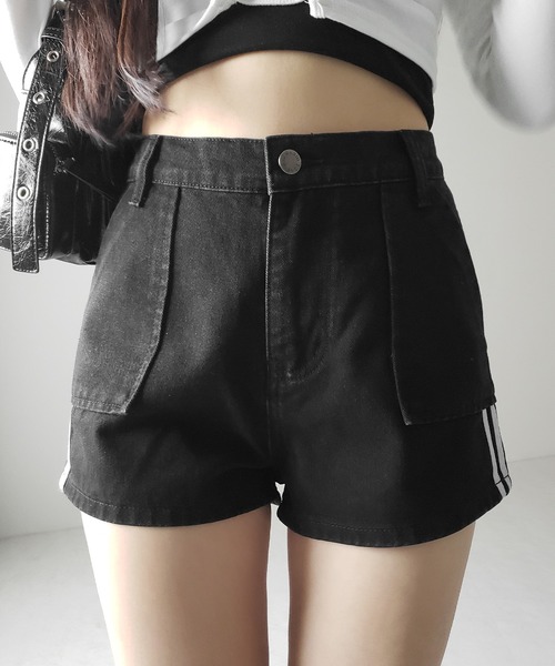 me+em select(ミームセレクト)の「※※【 2color 】サイドラインハイウエストデニムショートパンツ / sideline highwaist denim short pants(デニムパンツ・レディース・ブラック/グレー・SMALL/MEDIUM/LARGE)」の5枚目の写真