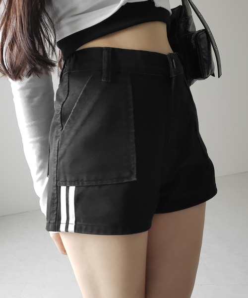 me+em select(ミームセレクト)の「※※【 2color 】サイドラインハイウエストデニムショートパンツ / sideline highwaist denim short pants(デニムパンツ・レディース・ブラック/グレー・SMALL/MEDIUM/LARGE)」の6枚目の写真