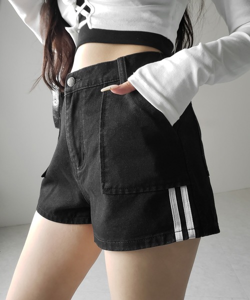 me+em select(ミームセレクト)の「※※【 2color 】サイドラインハイウエストデニムショートパンツ / sideline highwaist denim short pants(デニムパンツ・レディース・ブラック/グレー・SMALL/MEDIUM/LARGE)」の7枚目の写真