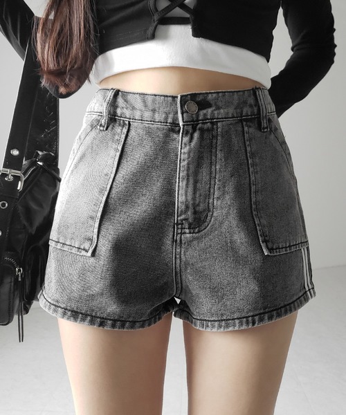 me+em select(ミームセレクト)の「※※【 2color 】サイドラインハイウエストデニムショートパンツ / sideline highwaist denim short pants(デニムパンツ・レディース・ブラック/グレー・SMALL/MEDIUM/LARGE)」の14枚目の写真