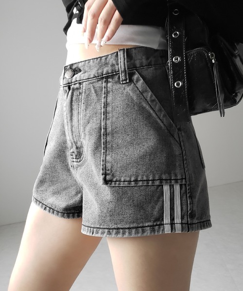 me+em select(ミームセレクト)の「※※【 2color 】サイドラインハイウエストデニムショートパンツ / sideline highwaist denim short pants(デニムパンツ・レディース・ブラック/グレー・SMALL/MEDIUM/LARGE)」の16枚目の写真