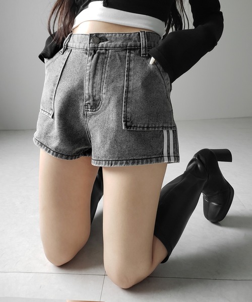me+em select(ミームセレクト)の「※※【 2color 】サイドラインハイウエストデニムショートパンツ / sideline highwaist denim short pants(デニムパンツ・レディース・ブラック/グレー・SMALL/MEDIUM/LARGE)」の18枚目の写真