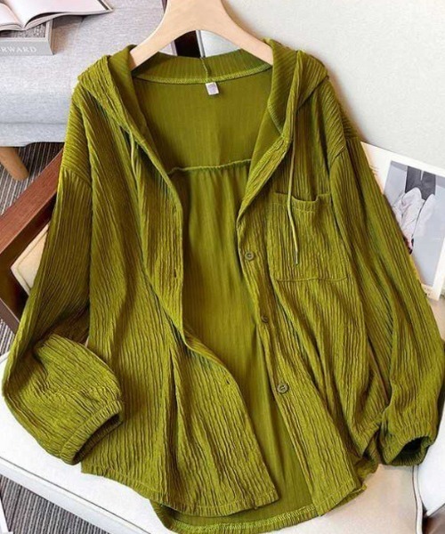 cammie(キャミー)の「フード付きビッグシルエットリブシャツトップス(シャツ/ブラウス・レディース・アイボリー/ライム・LARGE/MEDIUM)」の12枚目の写真