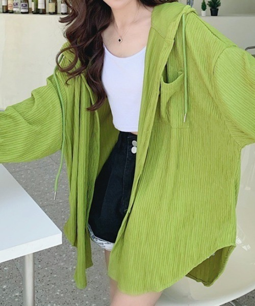 cammie(キャミー)の「フード付きビッグシルエットリブシャツトップス(シャツ/ブラウス・レディース・アイボリー/ライム・LARGE/MEDIUM)」の7枚目の写真