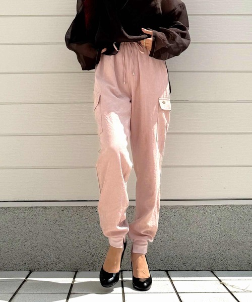 Q(キュー)の「ピーチジョガーパンツ(その他パンツ・レディース・ベビーピンク/グレー・MEDIUM)」の2枚目の写真