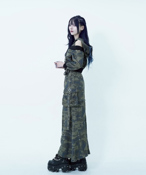 REFLEM（レフレム）の「『REFLEM/レフレム』オフショルクロップドZIPパーカー/ジップアップパーカー（パーカー・レディース・カモフラージュ/ブラック・FREE）」の16枚目の写真