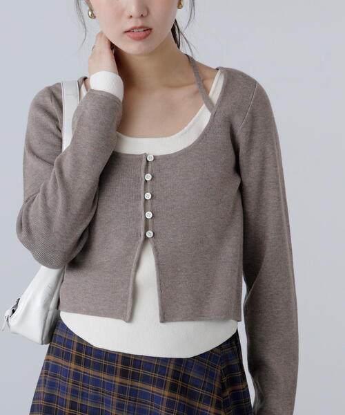 FREE'S MART（フリーズマート）の「◆キャミレイヤードクルーネックニット（ニット/セーター・レディース・グレー/ブラウン/イエロー/ネイビー・FREE）」の2枚目の写真