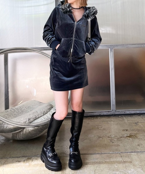 SPIRALGIRL（スパイラルガール）の「ベロアファーフーディー（パーカー・レディース・ブルー/ブラック/ベージュ・FREE）」の13枚目の写真