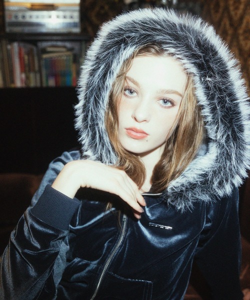 SPIRALGIRL（スパイラルガール）の「ベロアファーフーディー（パーカー・レディース・ブルー/ブラック/ベージュ・FREE）」の7枚目の写真