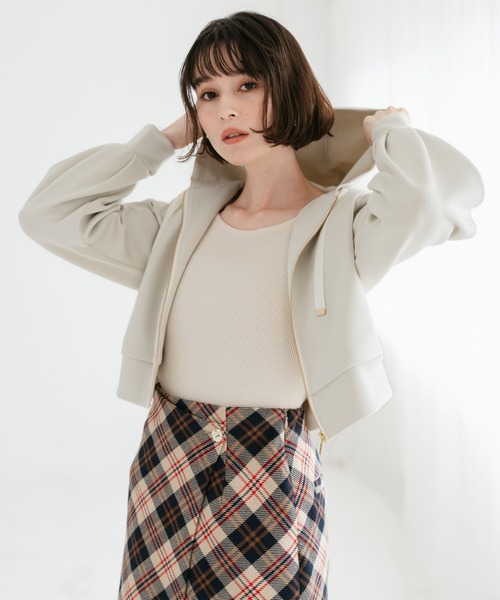 31 Sons de mode(トランテアン ソン ドゥ モード)の「2025秋冬新作 ボリュームスリーブパーカー(パーカー・レディース・ブラック/モカ/アイボリー・フリ-)」の1枚目の写真