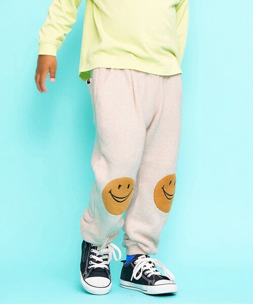 F.O.KIDS(エフオーキッズ)の「【ジュニア対応】FO SMILE APカットソーパンツ(スウェットパンツ・キッズ・チャコール/ブラウン/アイボリー・110/100/90/140/130/80/120)」の2枚目の写真