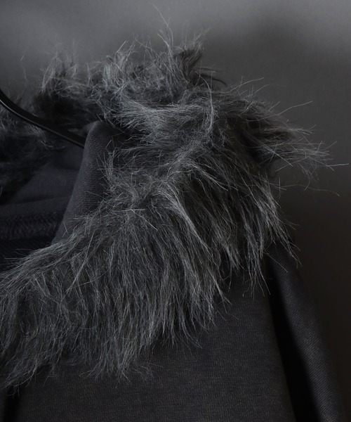 SITRY(シトリー)の「Grunge Style Sweat Fake Fur Hoodie/グランジ ヴィンテージライク オーバーサイズ ファー脱着 ショート丈 ダブルジップ 裏毛 フルジップパーカー フーディー パーカー スウェット レディース メンズ(パーカー・メンズ・ブラック/グレー・M/L)」の19枚目の写真