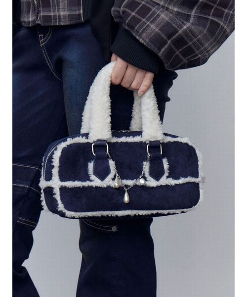 EMODA（エモダ）の「クラシックフェイクムートンバッグ（ハンドバッグ・レディース・ブラウン/ブラック/ネイビー・FREE）」の3枚目の写真