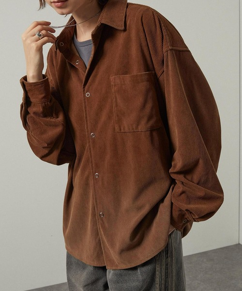 Alfred Alex(アルフレッドアレックス)の「【Alfred Alex】ヴィンテージ加工ピグメント グラデーションコーデュロイオーバーサイズシャツ【セットアップ対応】(シャツ/ブラウス・メンズ・ブラック/ブラウン系/グレー・M/L)」の3枚目の写真