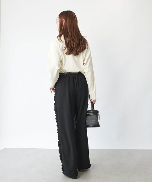 un dix cors(アンディコール)の「《コーデのアクセントに◎》カットジョーゼットサイドフリルパンツ(スウェットパンツ・レディース・ブラック/グレー・FREE)」の10枚目の写真