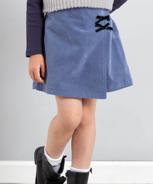 BeBe（ベベ）の「モールスキンラップスカート風ショートパンツ（スカート・キッズ・ボルドー/ブルー・130cm/150cm/140cm/120cm/110cm）」の2枚目の写真