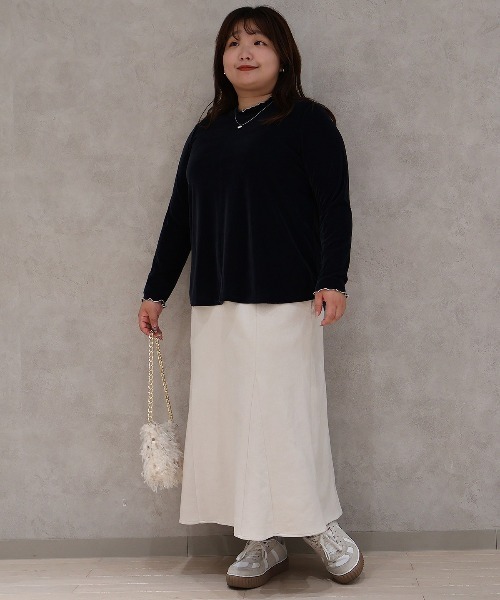 leswel（レスウェル）の「【yuki×leswel】【L～3L 大きいサイズ】ライトベロアハイネックメロートップス（Tシャツ/カットソー・レディース・エンジ/クリーム/ネイビー・L/3L/LL）」の11枚目の写真