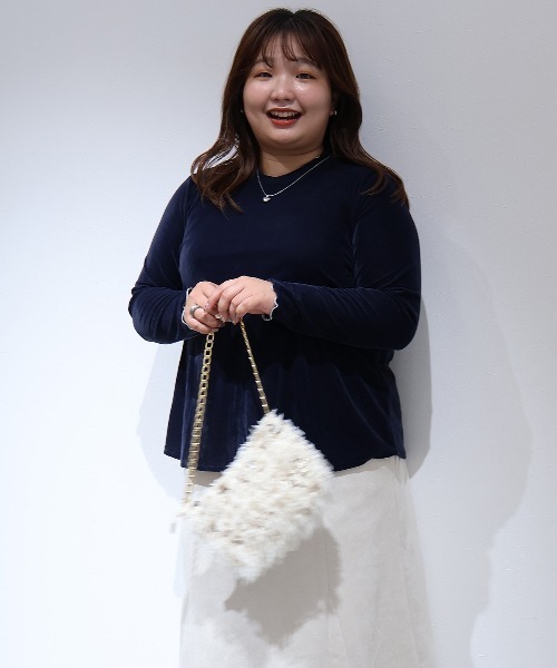 leswel（レスウェル）の「【yuki×leswel】【L～3L 大きいサイズ】ライトベロアハイネックメロートップス（Tシャツ/カットソー・レディース・エンジ/クリーム/ネイビー・L/3L/LL）」の12枚目の写真