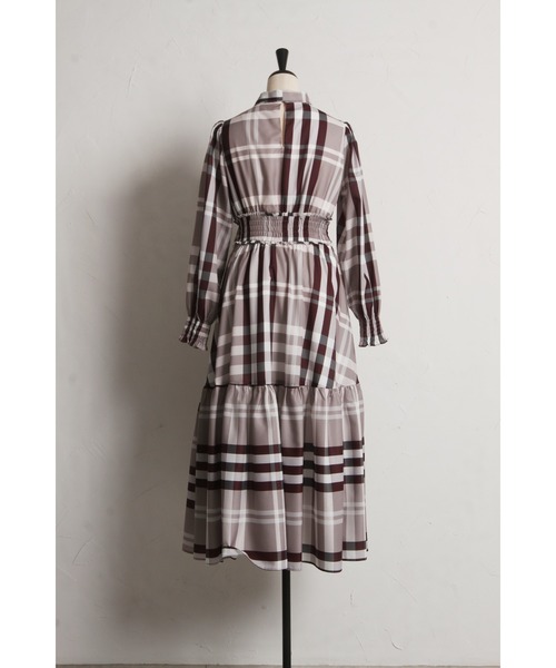 tocco closet(トッコ クローゼット)の「ビックボウタイリボン付きチェック柄シャーリングワンピース(ワンピース・レディース・グレー/ベージュ・M)」の21枚目の写真