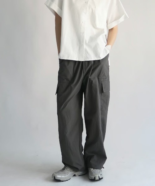 KALENO(カレノ)の「unisex / nylon cargo pans(カーゴパンツ・レディース・ブラック/カーキ・FREE)」の1枚目の写真