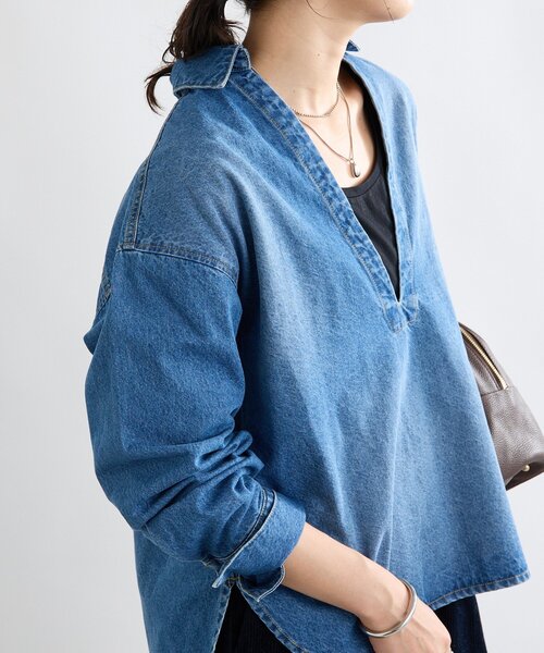 RIVE DROITE(リヴドロワ)の「【MONN.:.(モン)】スキッパーデニムシャツ(シャツ/ブラウス・レディース・ブルー/ベージュ・FREE)」の2枚目の写真