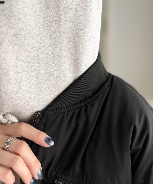 classicalelf（クラシカルエルフ）の「【AYAさんコラボ】ボリューム感と軽やかさを両立。中綿入りボリュームスリーブMA-1（MA-1・レディース・ブラック・X-LARGE/SMALL/MEDIUM/LARGE）」の6枚目の写真