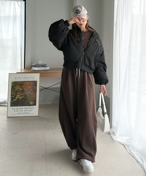 classicalelf（クラシカルエルフ）の「【AYAさんコラボ】ボリューム感と軽やかさを両立。中綿入りボリュームスリーブMA-1（MA-1・レディース・ブラック・X-LARGE/SMALL/MEDIUM/LARGE）」の21枚目の写真