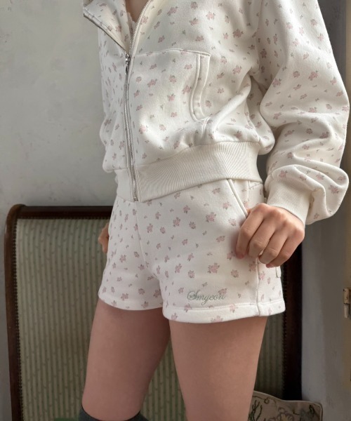 Smyeon(スミョン)の「Embroidery sweat short pants/刺繍スウェットショートパンツ(スウェットパンツ・レディース・ホワイト×ブルー/ホワイト×ピンク/グレー/ブラウン/ホワイト/ピンク/ネイビー・FREE)」の11枚目の写真