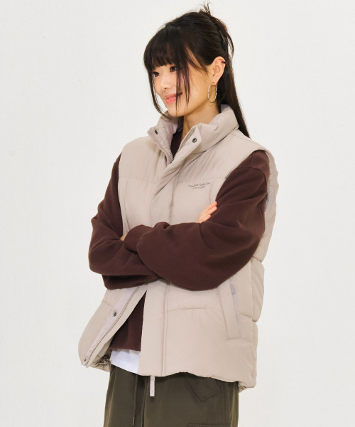 CHASECULT(チェイスカルト)の「共用エアボリュームハイネックベスト-ベージュ(ベスト・メンズ・Beige・90/100/95/105)」の5枚目の写真