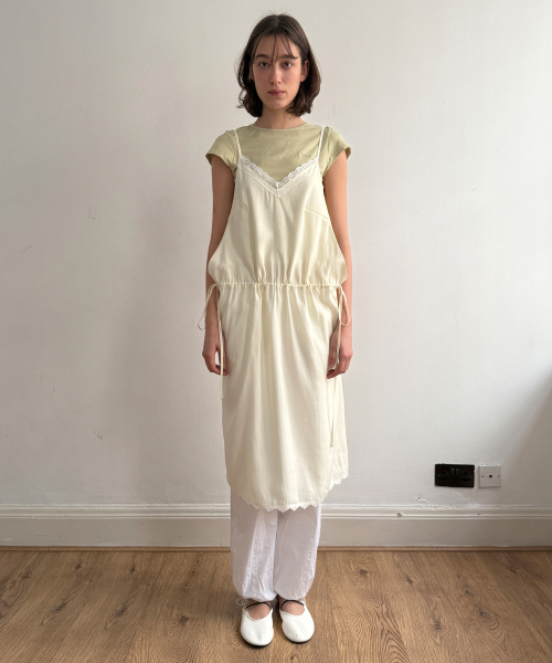 SINOON(シヌーン)の「V-Neck Layered Lace Silky Dress (Cream Yellow)(ワンピース・レディース・イエロー・FREE)」の1枚目の写真