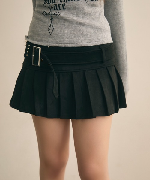 TITTY&CO.(ティティーアンドコー)の「スタッズベルト付きプリーツミニスカート(スカート・レディース・ブラック/アニマル/キャメル・FREE)」の6枚目の写真