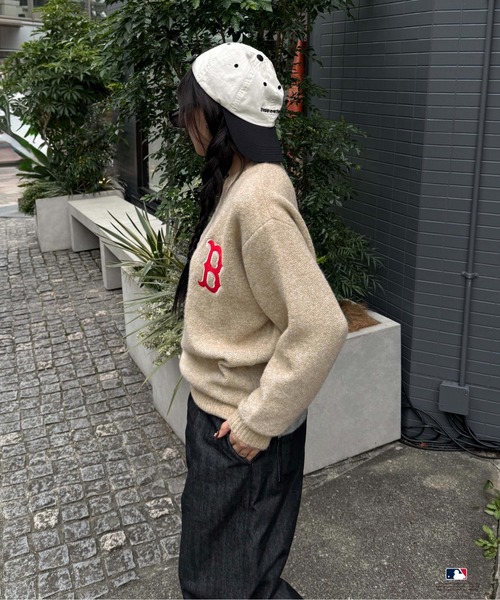 sedacle(セダクル)の「【別注】MLB/ラメジャガードロゴニット(ニット/セーター・メンズ・グレー/ネイビー/ベージュ・LARGE/MEDIUM/SMALL)」の4枚目の写真