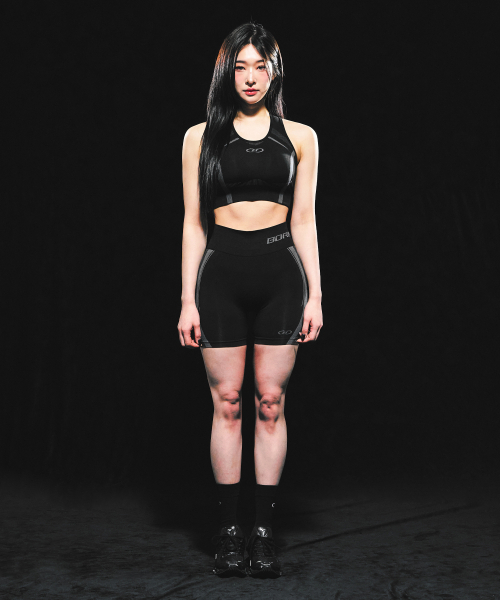 BORN TO WIN（ボーントゥウィン）の「W SYMBOL B ECLIPSE SEAMLESS BRA TOP [BLACK]（チューブトップ・レディース・その他・1/2）」の3枚目の写真