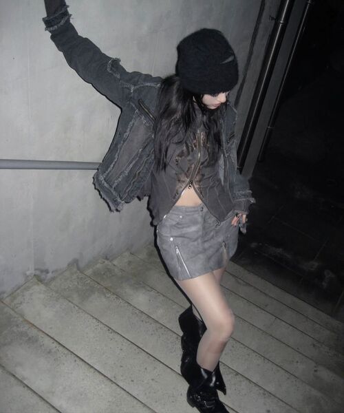NOT4NERD(ノットフォーナード)の「W Vintage Leather Zipper Mini Skirt - Charcoal(スカート・レディース・その他・MEDIUM/SMALL)」の6枚目の写真