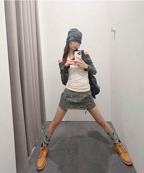 NOT4NERD(ノットフォーナード)の「W Vintage Leather Zipper Mini Skirt - Charcoal(スカート・レディース・その他・MEDIUM/SMALL)」の8枚目の写真