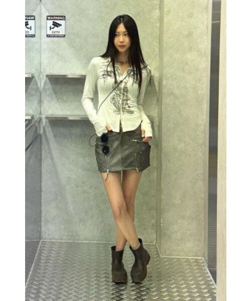 NOT4NERD(ノットフォーナード)の「W Vintage Leather Zipper Mini Skirt - Charcoal(スカート・レディース・その他・MEDIUM/SMALL)」の10枚目の写真